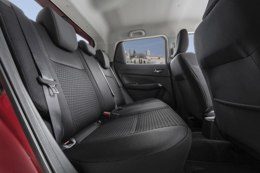 Интерьер Suzuki Swift 2017 года  (WW) (фото 30 из 101)